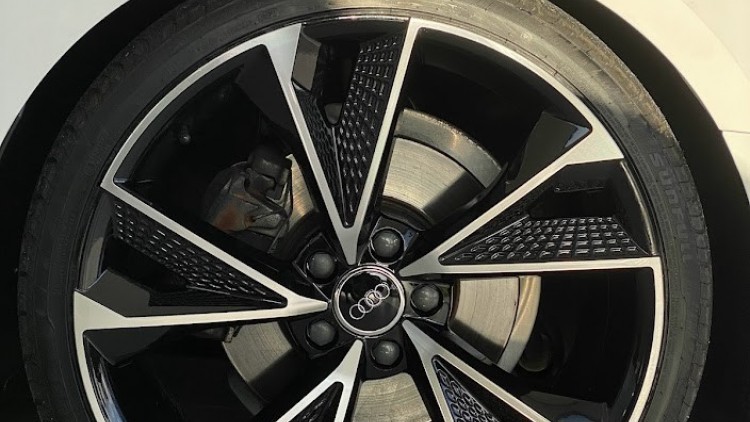 Audi A4 Avant 2.0 TDI Kit RS4