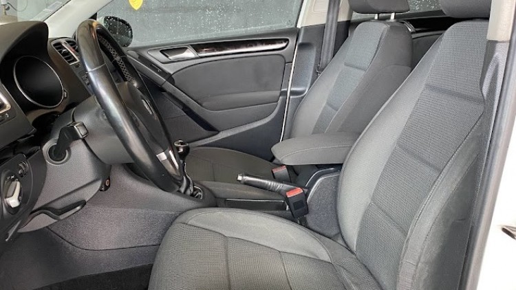 Volkswagen Golf VI 2.0 TDi Confortline