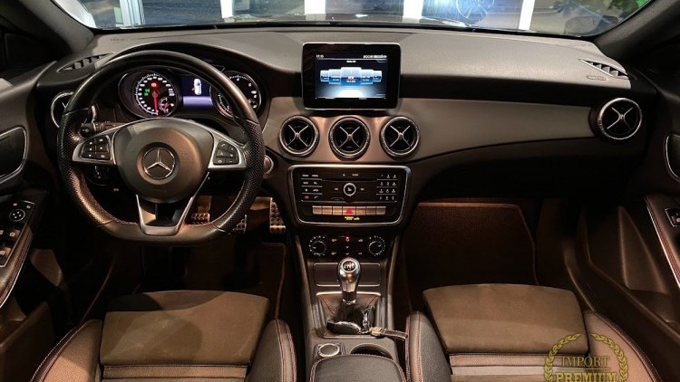 Mercedes-Benz Classe CLA 180 d AMG PACK NIGHT