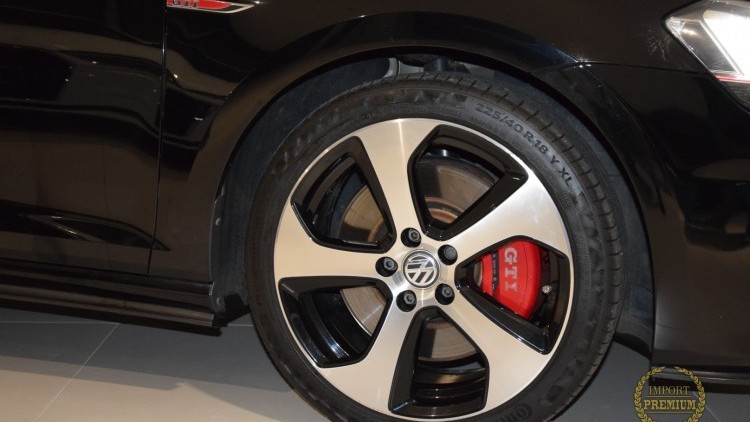 Volkswagen Golf VII GTI PERFORMANCE