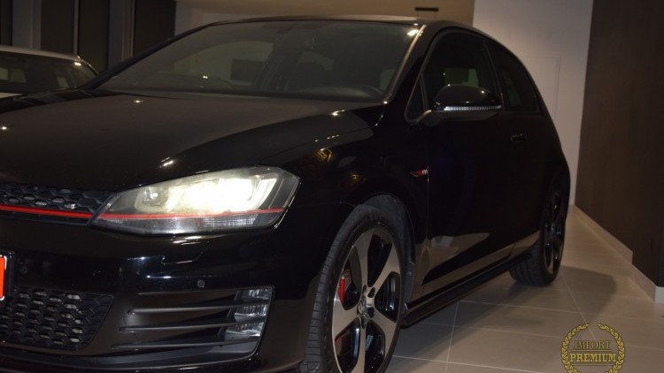 Volkswagen Golf VII GTI PERFORMANCE