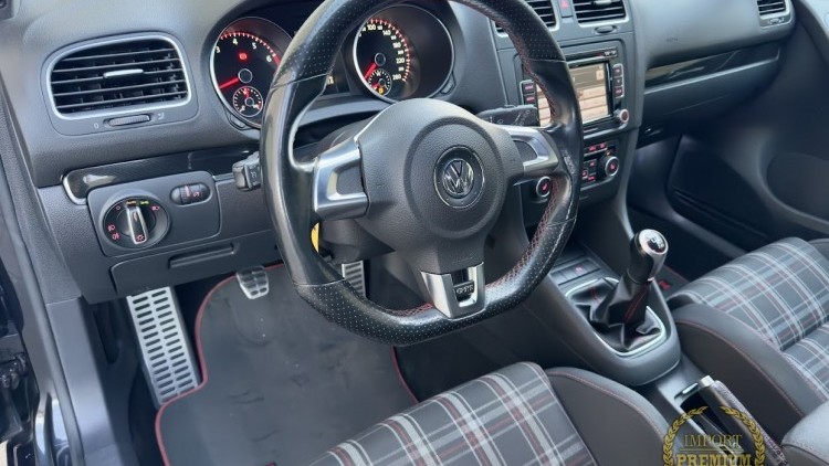 Volkswagen Golf VI GTI 2.OTSI 211CV
