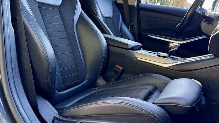 BMW S&eacute;rie 3 - 320 d Touring Line SPORT