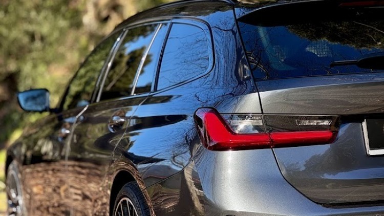 BMW S&eacute;rie 3 - 320 d Touring Line SPORT