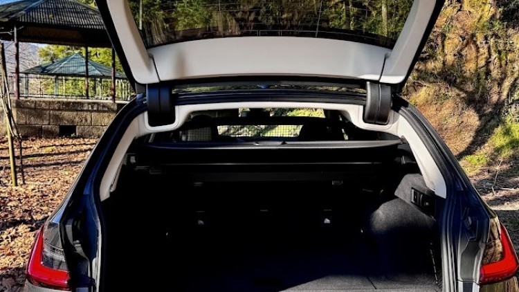 BMW S&eacute;rie 3 - 320 d Touring Line SPORT