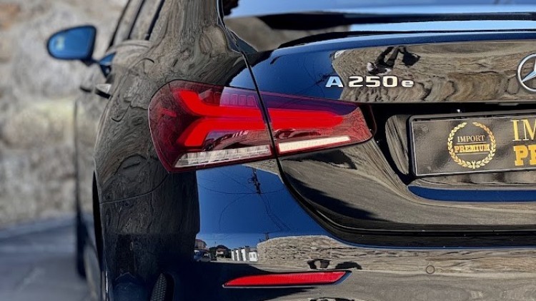 Mercedes-Benz Classe A 250 e Limousine AMG