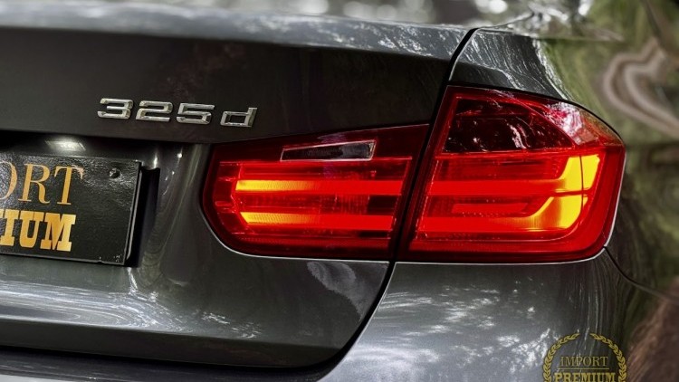 BMW S&eacute;rie 3 - 325 d Pack M Performance (PARTICULAR)