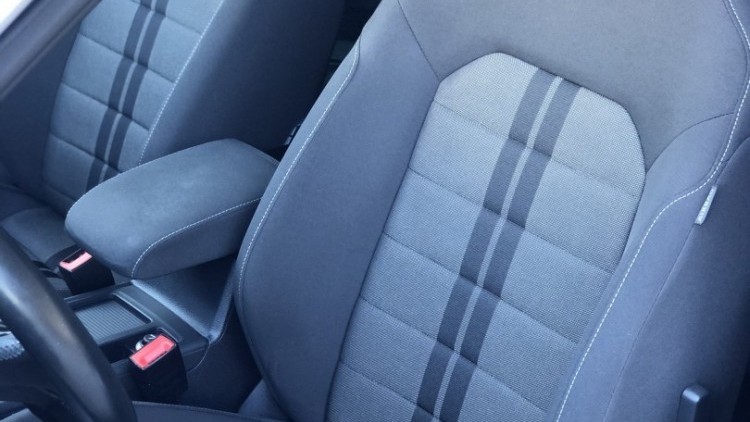 Volkswagen Golf VII Highline 1.6 TDi 110cv RESERVADO