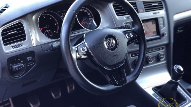 Volkswagen Golf VII Highline 1.6 TDi 110cv RESERVADO