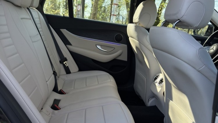 Mercedes-Benz Classe E 300 de T Avantgarde