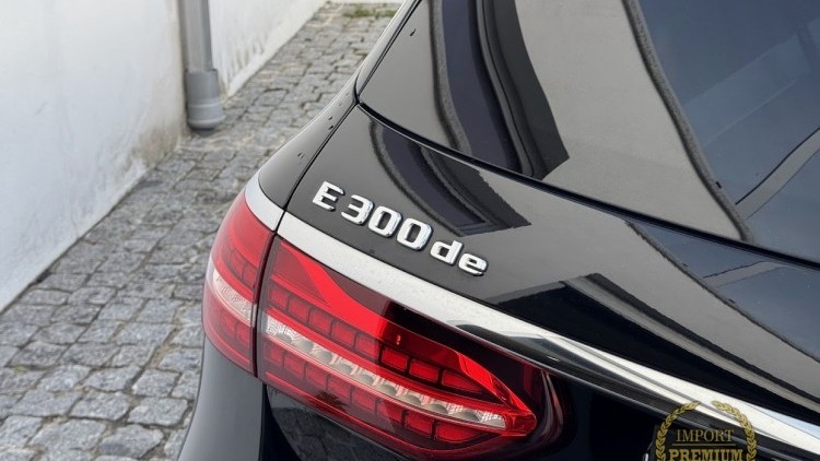 Mercedes-Benz Classe E 300 de T AMG / PACK NIGHT