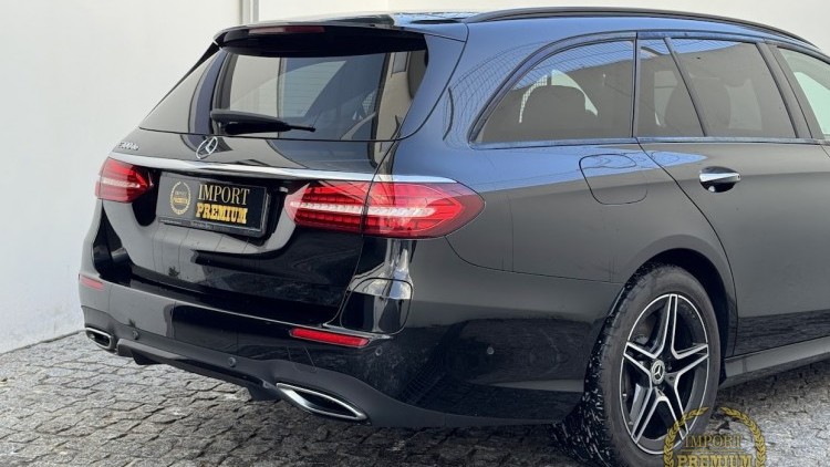 Mercedes-Benz Classe E 300 de T AMG / PACK NIGHT