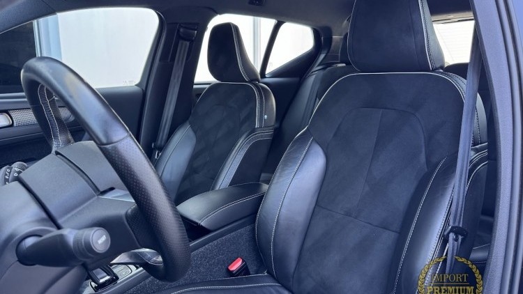 Volvo XC40 1.5 T4 PHEV R-DESIGN