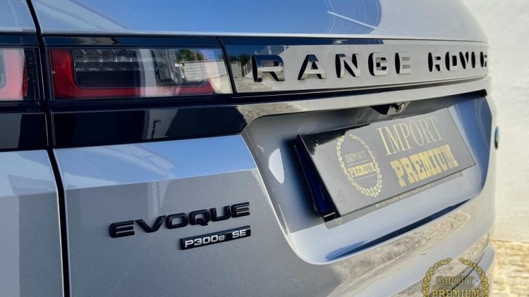 Land Rover Range Rover P300e R-Dynamic SE