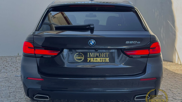 BMW S&eacute;rie 5 - 520 e Touring Luxury