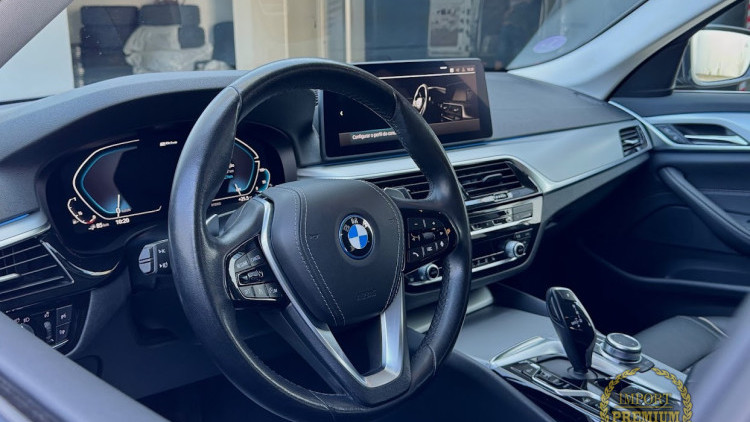 BMW S&eacute;rie 5 - 520 e Touring Luxury