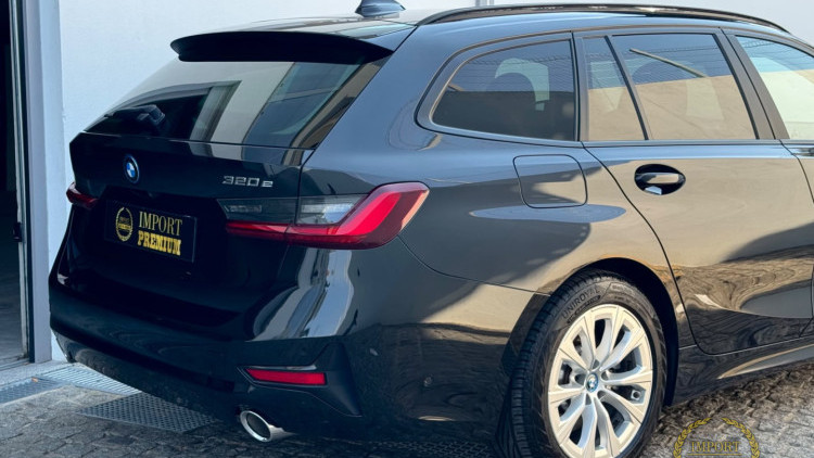 BMW S&eacute;rie 3 - 320 e Touring Line SPORT