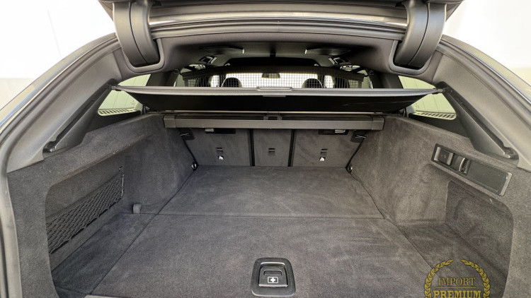 BMW S&eacute;rie 3 - 330 e Touring PACK M