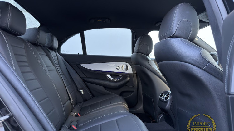 Mercedes-Benz Classe E 300 de AMG / PACK NIGHT
