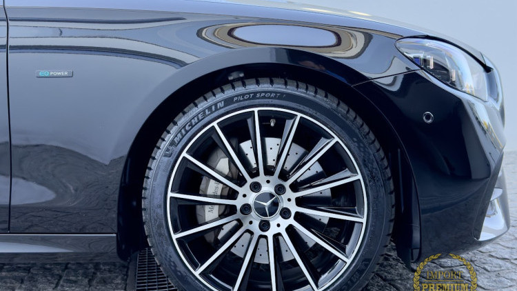 Mercedes-Benz Classe E 300 de AMG / PACK NIGHT