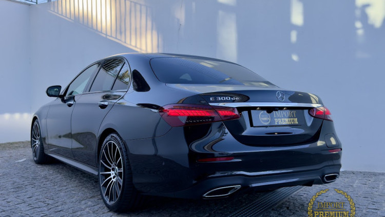 Mercedes-Benz Classe E 300 de AMG / PACK NIGHT