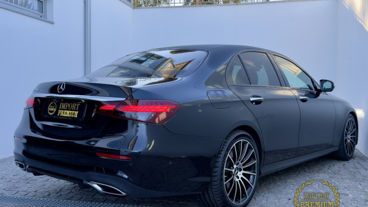 Mercedes-Benz Classe E 300 de AMG / PACK NIGHT