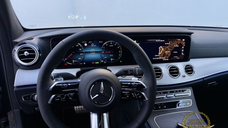 Mercedes-Benz Classe E 300 de AMG / PACK NIGHT