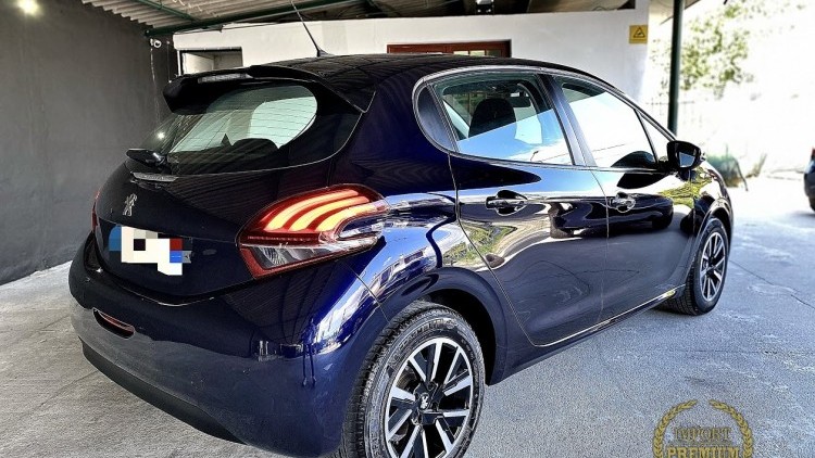 Peugeot 208 1.6 HDi 100cv