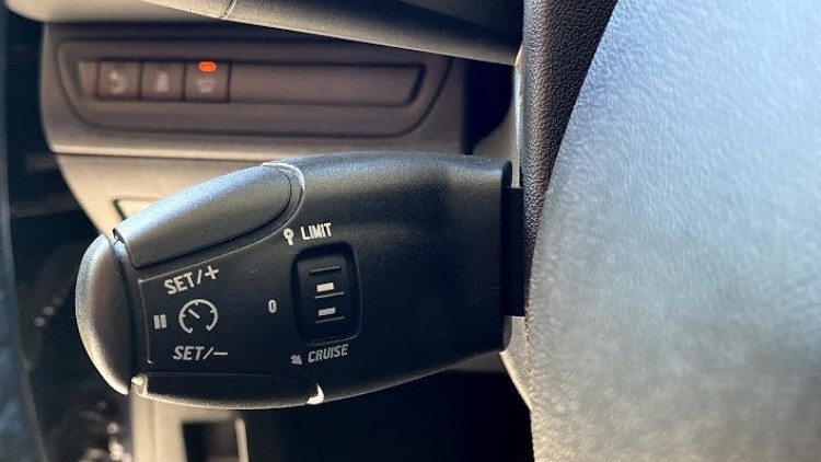 Peugeot 208 1.6 HDi 100cv