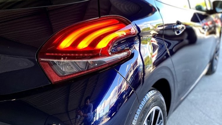 Peugeot 208 1.6 HDi 100cv