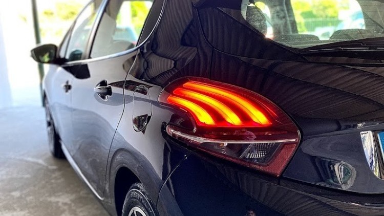 Peugeot 208 1.6 HDi 100cv