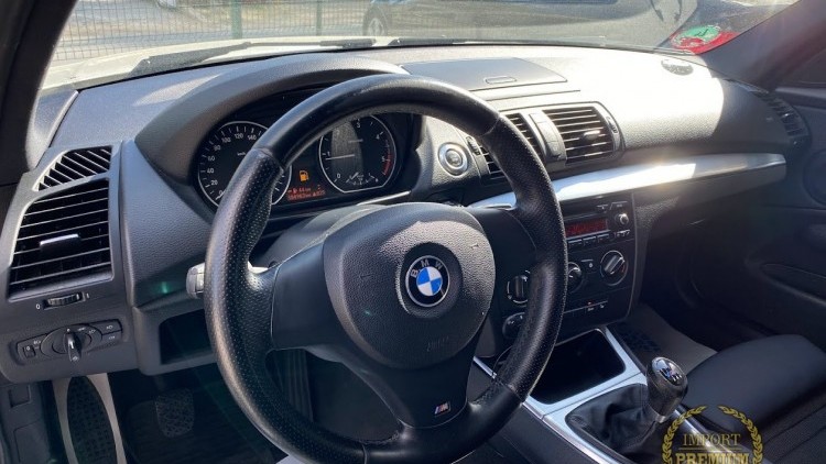 BMW S&eacute;rie 1 - 118 d Pack M