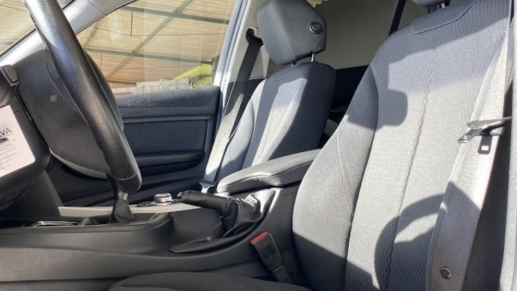 BMW S&eacute;rie 3 - 320 d Touring Pack M Performance